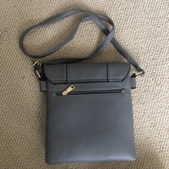 Beautiful grey braided purse - Picture 4 of 5